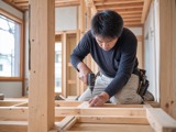 大工工事の作業風景