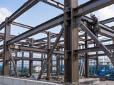 鋼構造物工事の作業風景